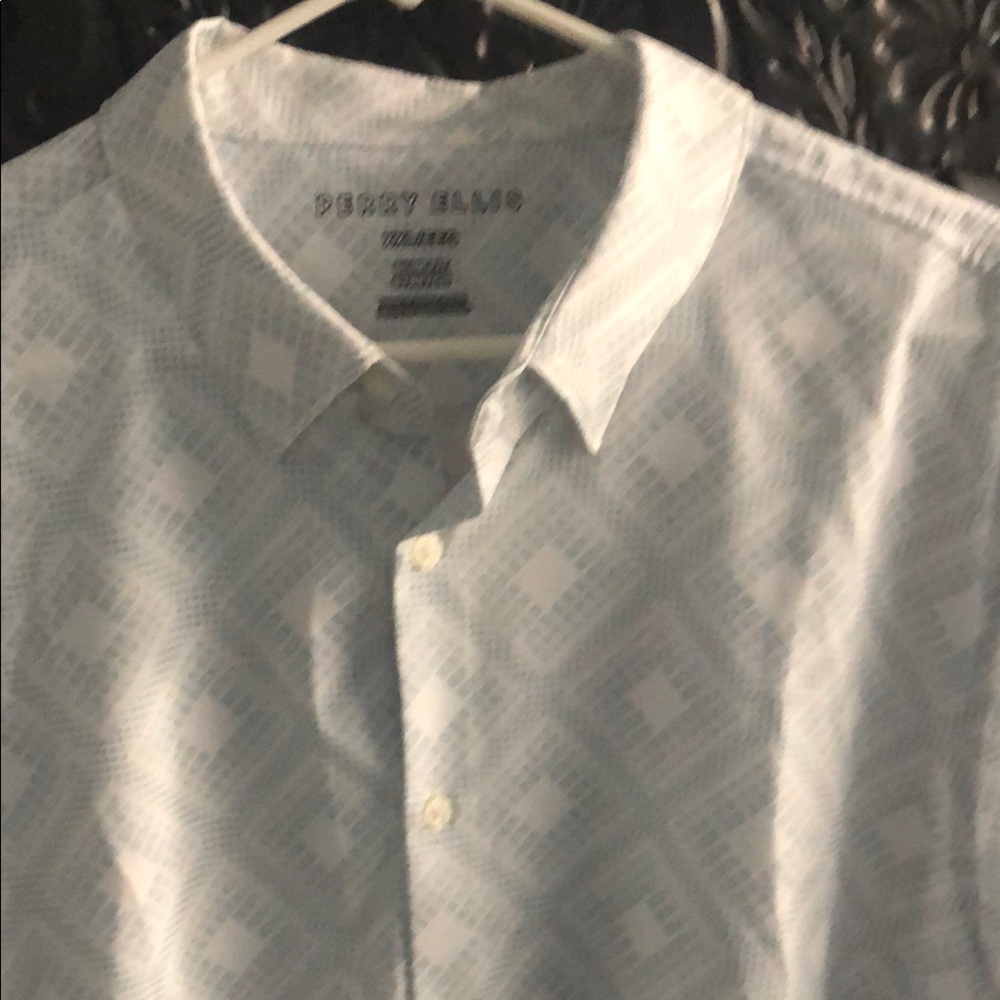 Perry Ellis Light Blue NWOT  Sleeve Button-Down Shirt with Subtle Geo Print